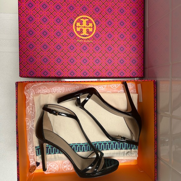 Tory Burch Black Women's Shelley sandal/heel - Picture 8 of 9